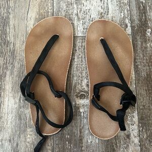 Men’s Earth Runners Sz 11